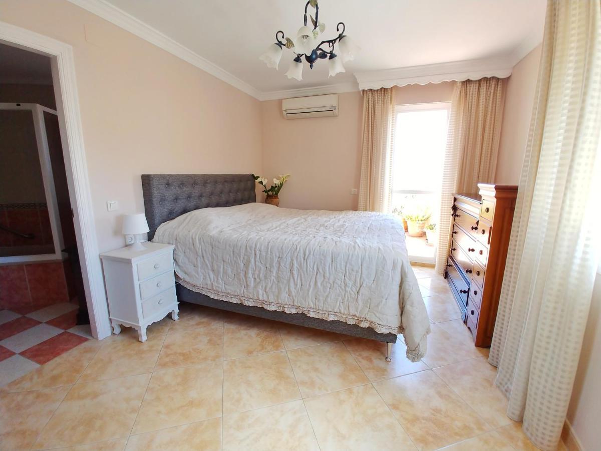 Penthouse With Stunning Views Apartment Estepona Exterior photo